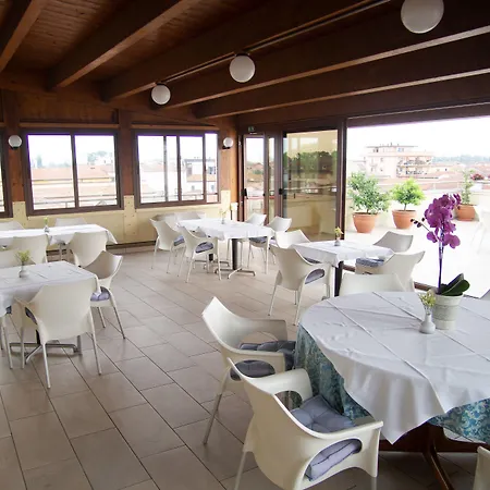 Hotel Tessarin 3*
