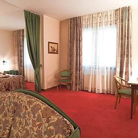 Hotel Tessarin 3*